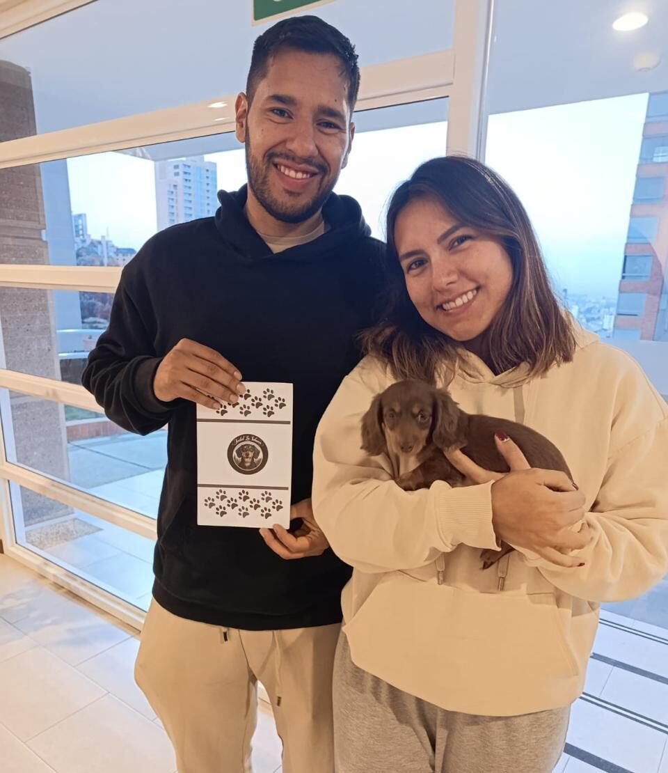 Cliente Feliz con su Salchicha